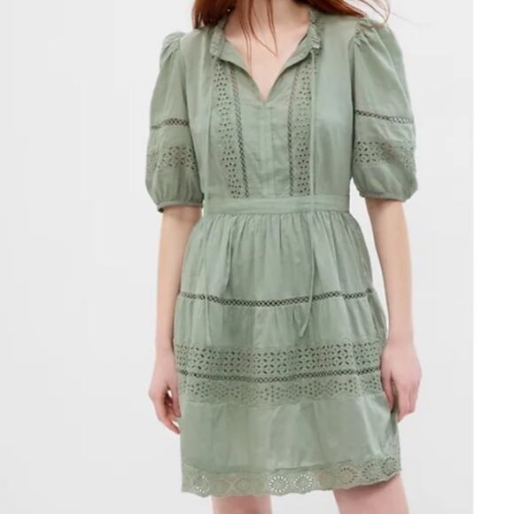 GAP Dresses & Skirts - GAP Puff Sleeve Lace Mini Dress Sz M